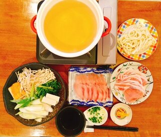 忙しい日の鍋。だしの手抜きは薬味とサイドメニューでリカバーします