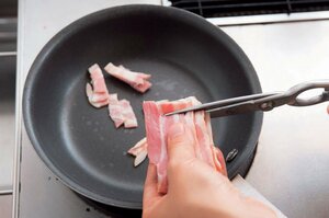 キッチンバサミを活用して食材を直接投入