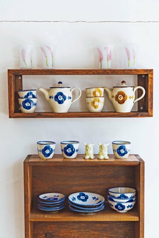 フラワーモチーフのやちむん