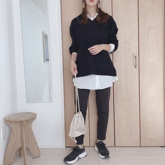 トレンドのブラックのワントーンコーデ