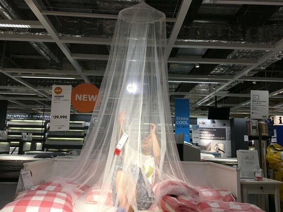 憧れの天蓋つきベッドも!お姫様気分で眠れそうです