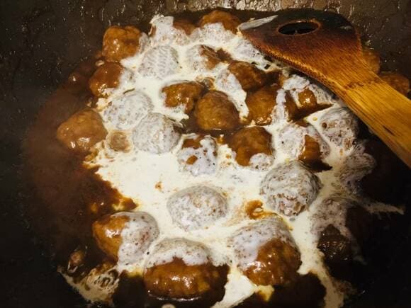 生クリーム半カップを加える