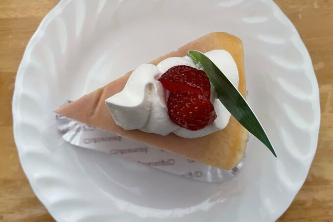 レアチーズミルクレープ