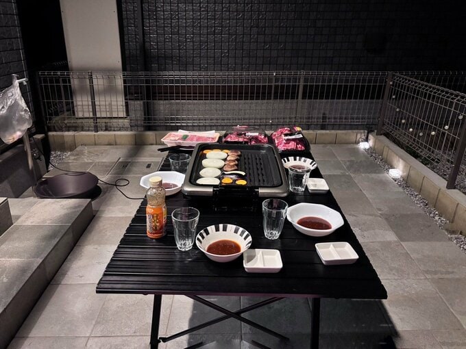 庭でバーベキュー