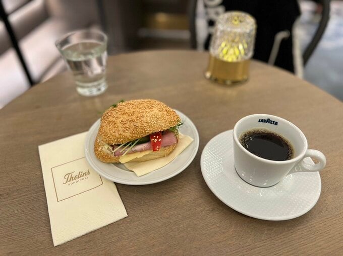 パンとコーヒーとキャンドル