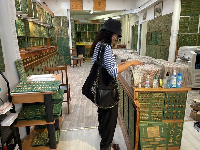 お店の中にいる福田さん