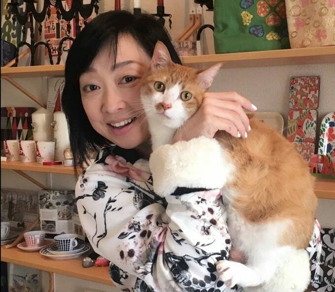 女優の川上麻衣子さんと愛猫のタック