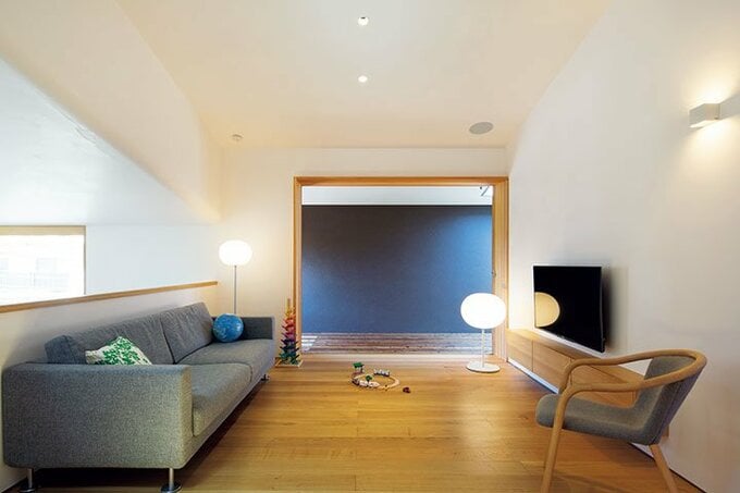 床材は安い材料を使って工夫する