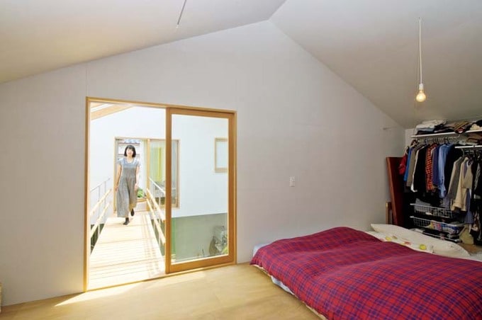 寝室とサロンの間を結ぶ渡り廊下