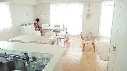 「捨てない夫」にイライラ！趣味のものを捨てずにすっきり暮らすには？