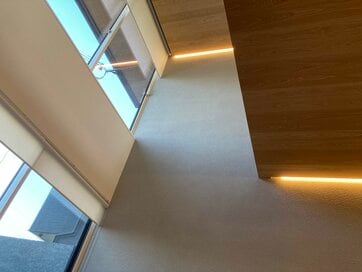 吹き抜けが東西に2つある家に1年住んで。延床面積26坪が広々、光もたっぷり