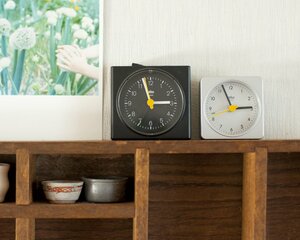 18歳で出合ってから何代も愛用している置き時計