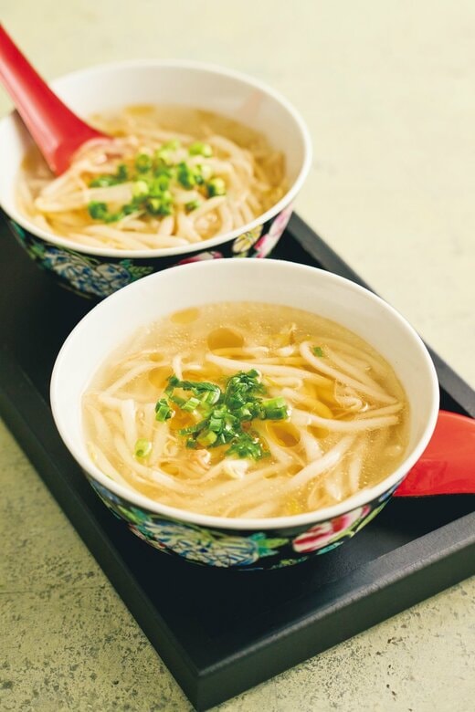 お椀に盛られた「モヤシのとろとろ中華スープ」