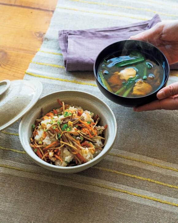 炊き込みご飯とお吸い物