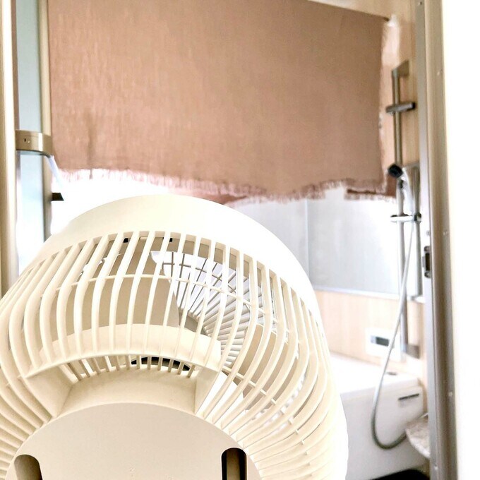 浴室に干したブランケット