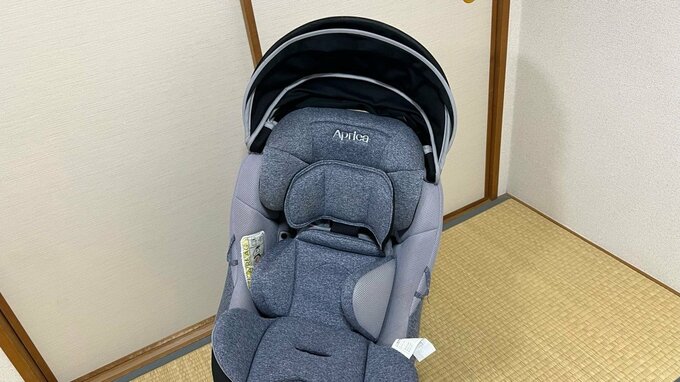 古くなった子供用イス