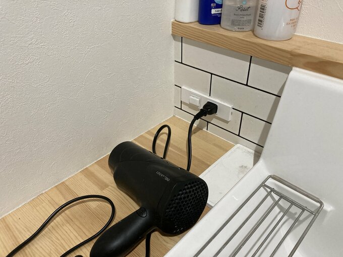 コンセントは両端に設置