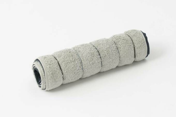 ラップの芯にフェイスタオル2枚を重ねて巻いたもの