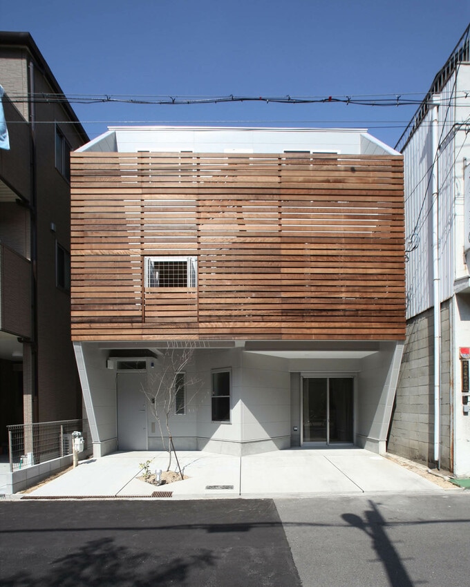 アウトドアリビングのある小住宅の外観