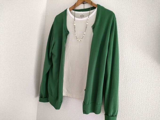 緑のカーディガン