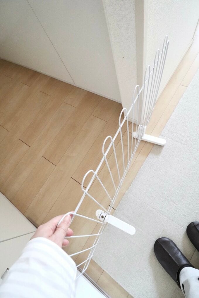 片手で軽々動くゲート