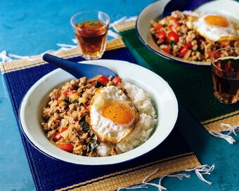 豚ひき肉で簡単ガパオライスのレシピ。ナンプラーなしでも本格的でおいしい