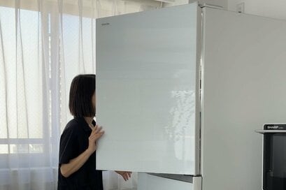 家がキレイな人の「冷蔵庫の中身」。収納グッズを増やさなくてもスッキリ片付き、鍋ごと入れられる余白も