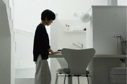 50代ひとり暮らしの「ご機嫌な過ごし方」3つ。コーヒーや窓の景色…幸せと思えるものをもっておく