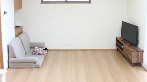 リビングにはソファはいらない。「思ったより快適」だった理由と手放せたストレス