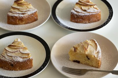 ウクライナで愛されるアップルパイ「シャロッカ」。ケーキ風の生地のホッとする味