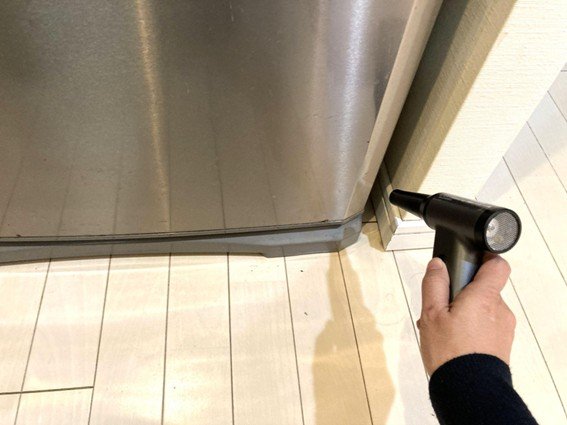 エアダスターで冷蔵庫の掃除