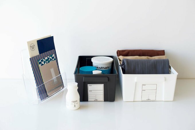 ボックスに衣類など