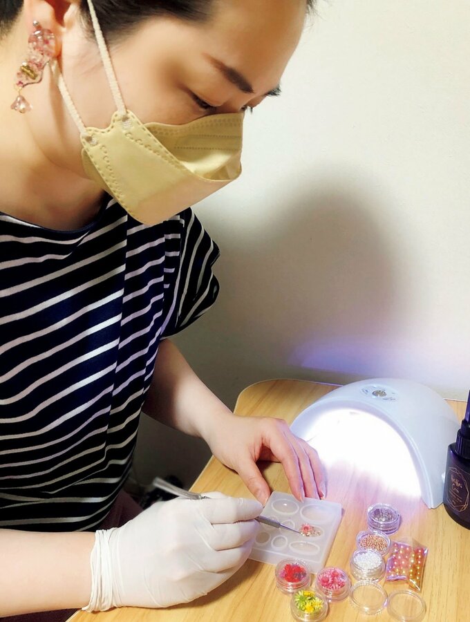 作業している女性