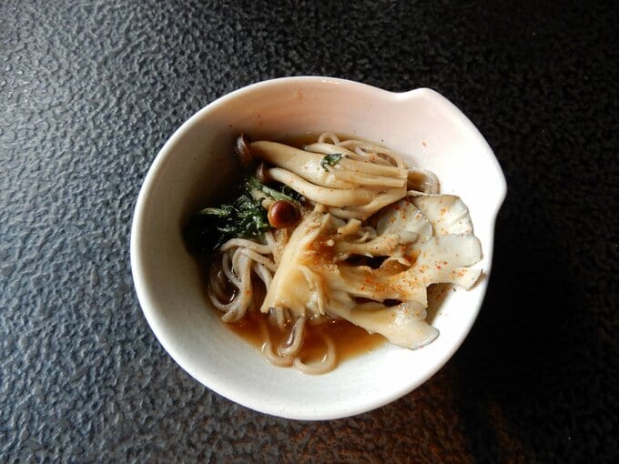 器に盛った蕎麦