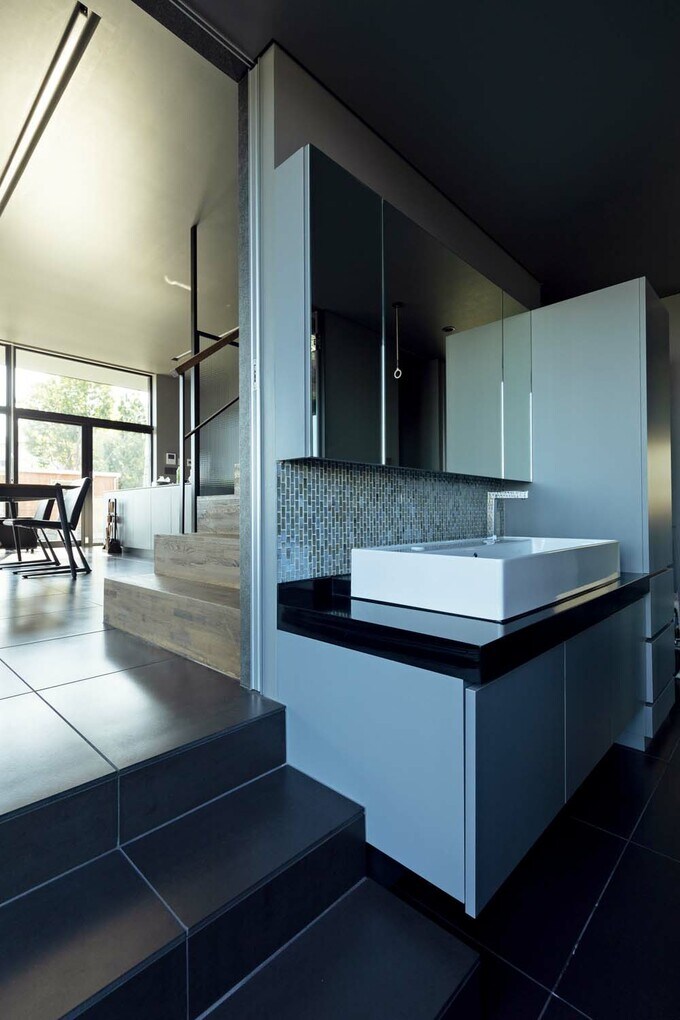 リビングからも行き来が可能