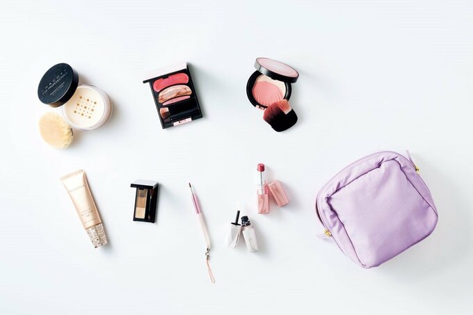 化粧ポーチとコスメ