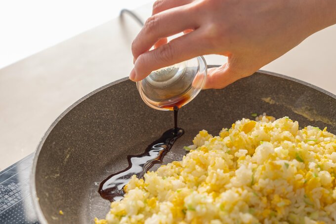 調味料を加える