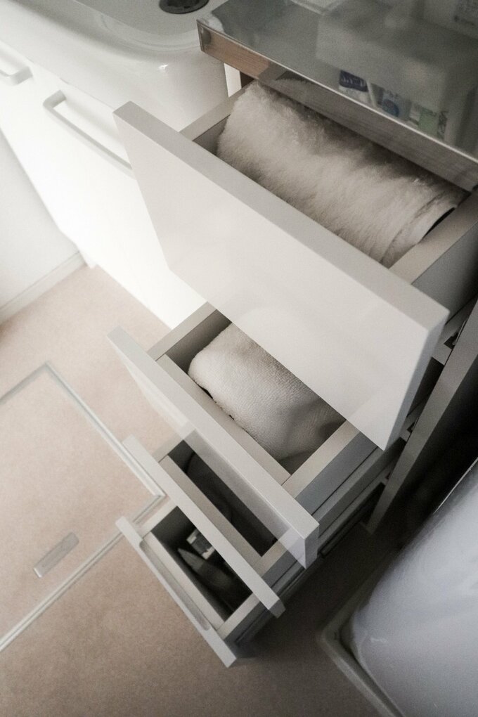 ディノス「サニタリー隙間チェスト」