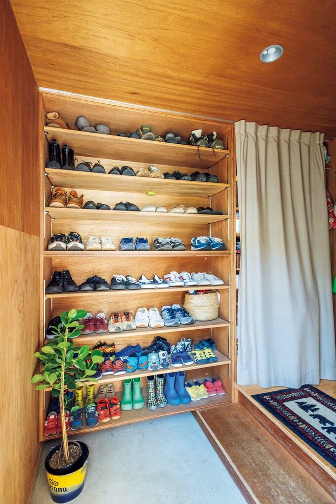 天井までのオープンなゲタ箱