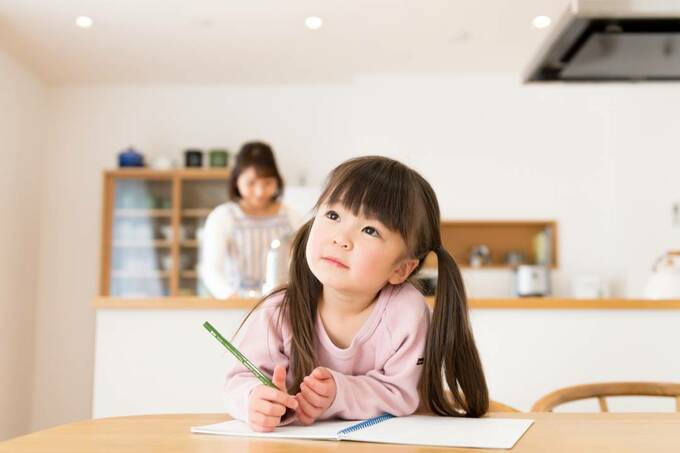 勉強している子どもの様子