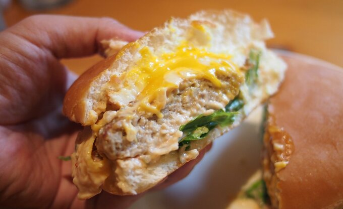 お月見フルムーンバーガー中身