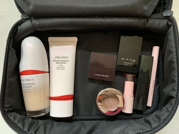 40代・メイクポーチを軽くするコツ。「ミニサイズ」に変えたら余白ができて大満足！