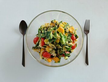 50代からの「詰め込み過ぎない暮らし」のコツ5つ。部屋も心も、余裕が大事