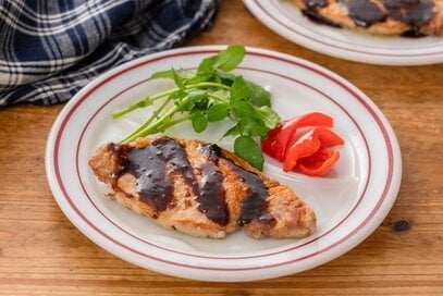 お肉やわらか絶品「ポークソテー」。難しいコツは一切ナシのごちそうレシピ