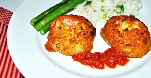 家庭でも簡単！シアトルの名物料理「クラブケーキ」がワインやビールに合う！