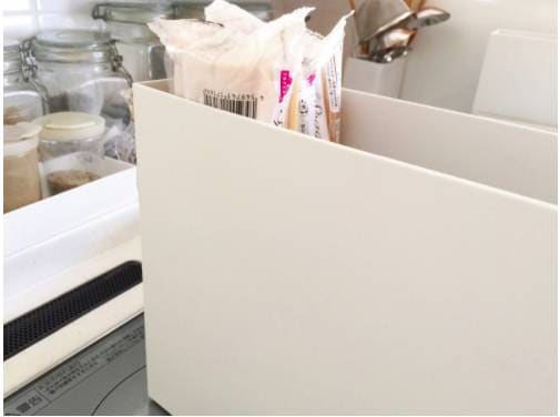 食品ストックや消耗品を収納