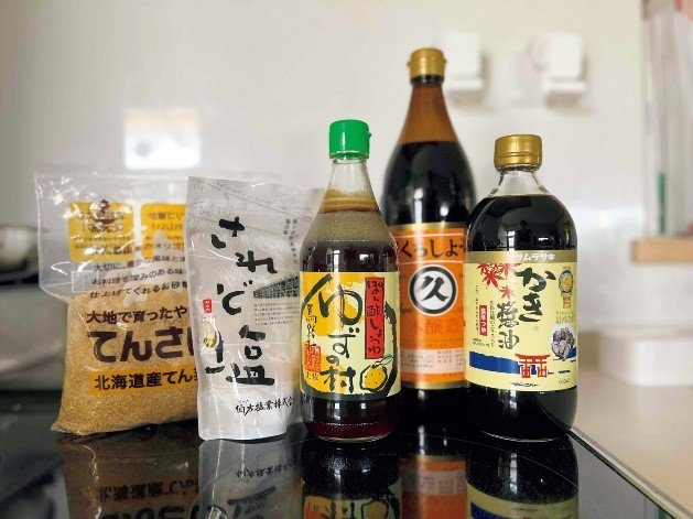 砂糖、塩、ポン酢、醤油の写真