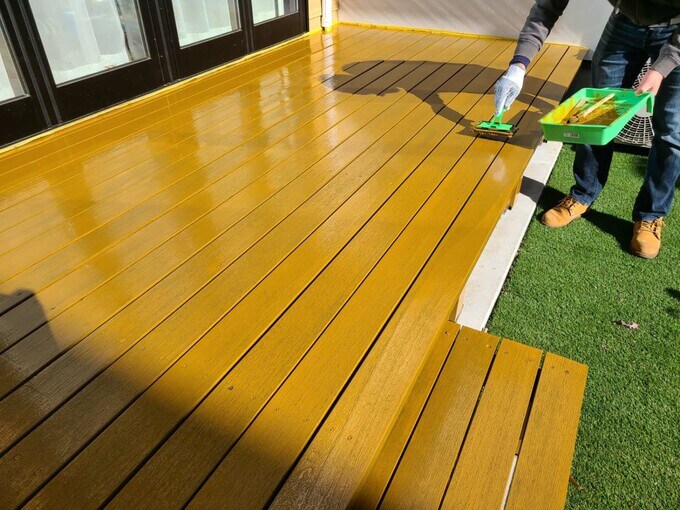 ウッドデッキの塗装