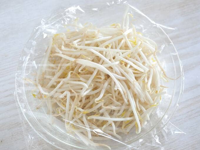 モヤシにラップ