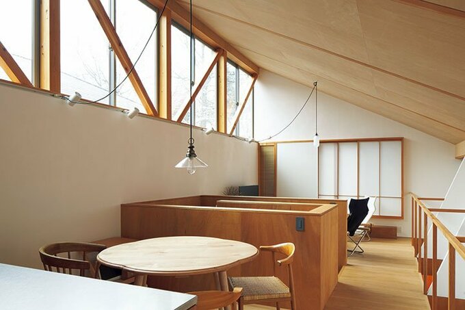 窓や扉の数を減らす